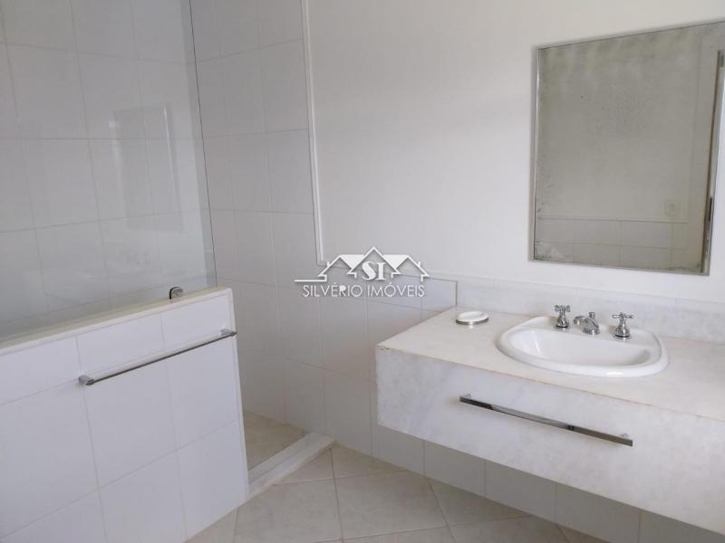 Casa para alugar com 5 quartos, 300m² - Foto 25