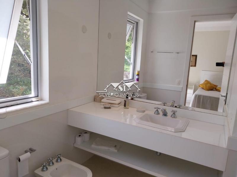 Casa para alugar com 5 quartos, 300m² - Foto 26