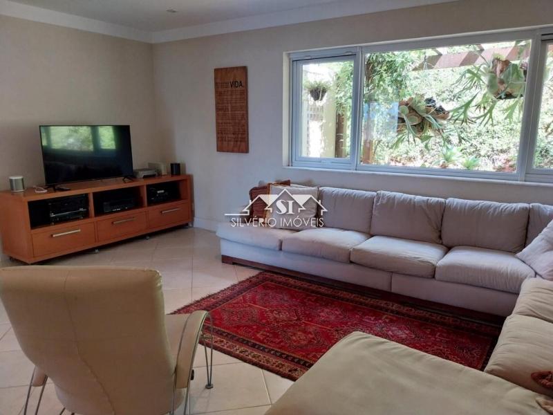 Casa para alugar com 5 quartos, 300m² - Foto 8