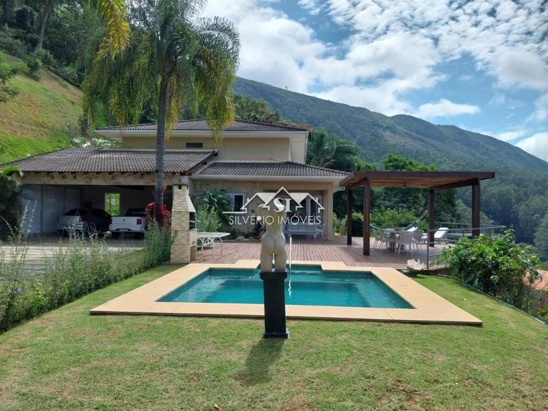 Casa para alugar com 5 quartos, 300m² - Foto 1