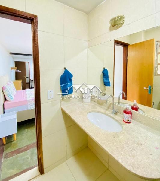 Casa à venda com 5 quartos, 258m² - Foto 3