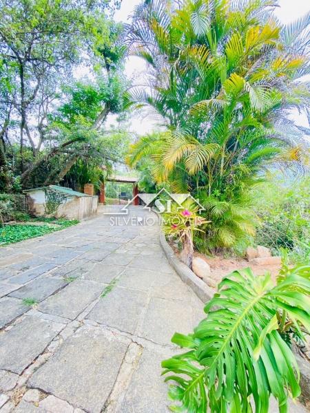 Casa à venda com 5 quartos, 258m² - Foto 5