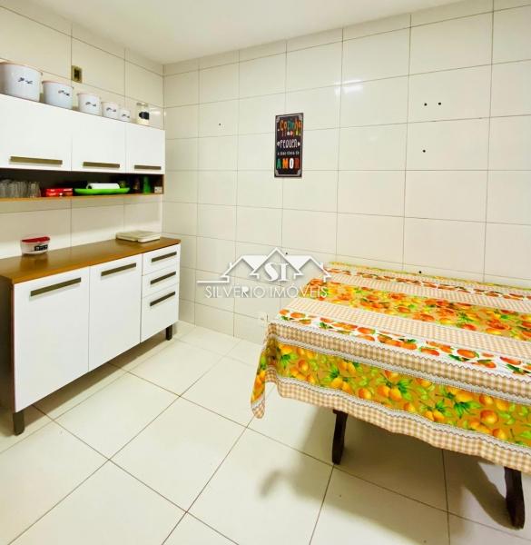 Casa à venda com 5 quartos, 258m² - Foto 28