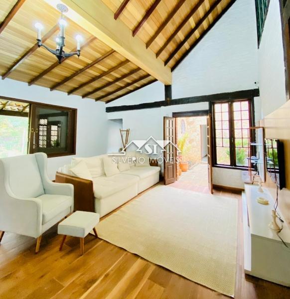 Casa à venda com 5 quartos, 258m² - Foto 12