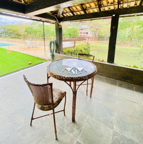 Casa à venda com 5 quartos, 258m² - Foto 16