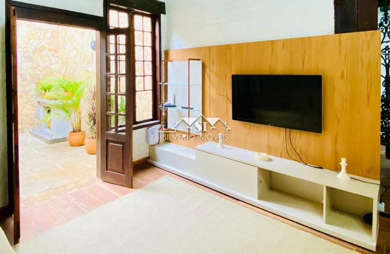 Casa à venda com 5 quartos, 258m² - Foto 19