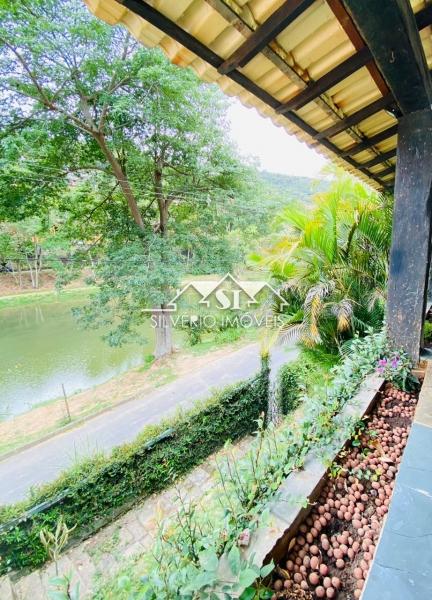 Casa à venda com 5 quartos, 258m² - Foto 36