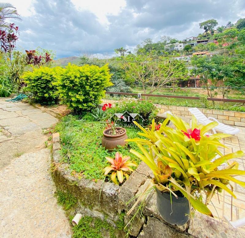 Casa à venda com 5 quartos, 258m² - Foto 13