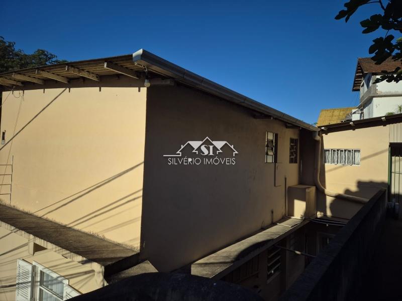 Casa à venda com 2 quartos, 60m² - Foto 4
