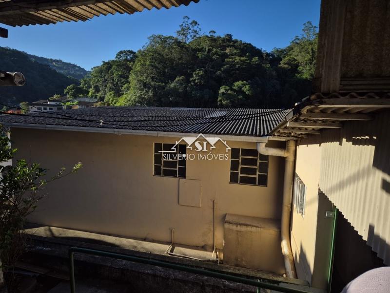Casa à venda com 2 quartos, 60m² - Foto 5