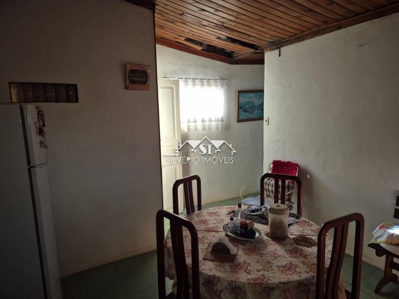 Casa à venda com 2 quartos, 60m² - Foto 18