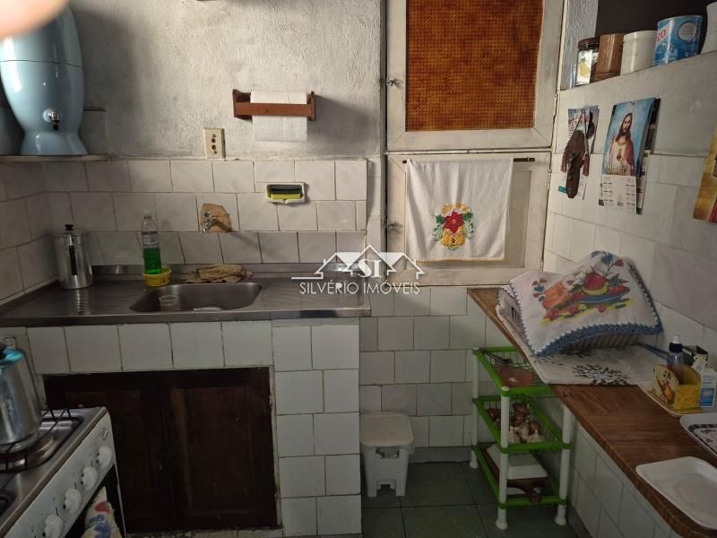 Casa à venda com 2 quartos, 60m² - Foto 26