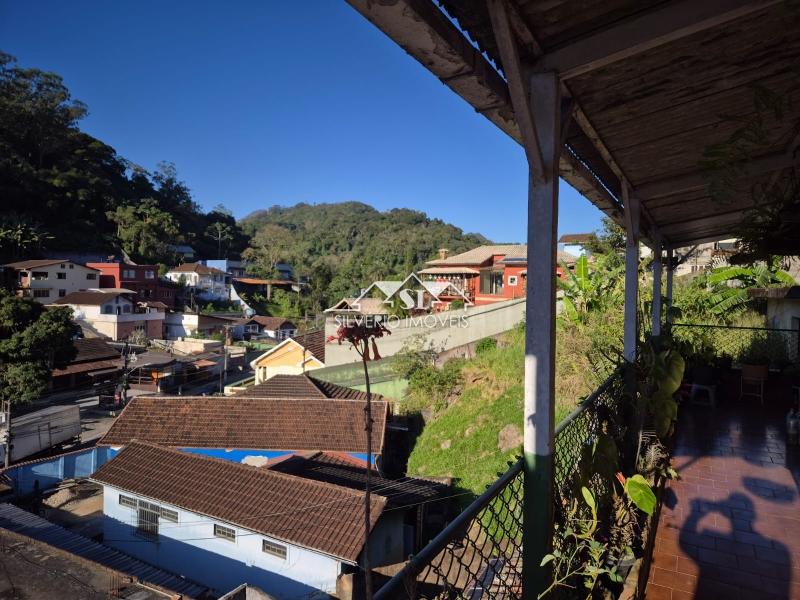 Casa à venda com 2 quartos, 60m² - Foto 13