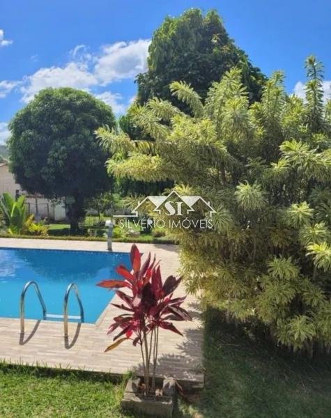 Chácara à venda com 3 quartos, 1080m² - Foto 2