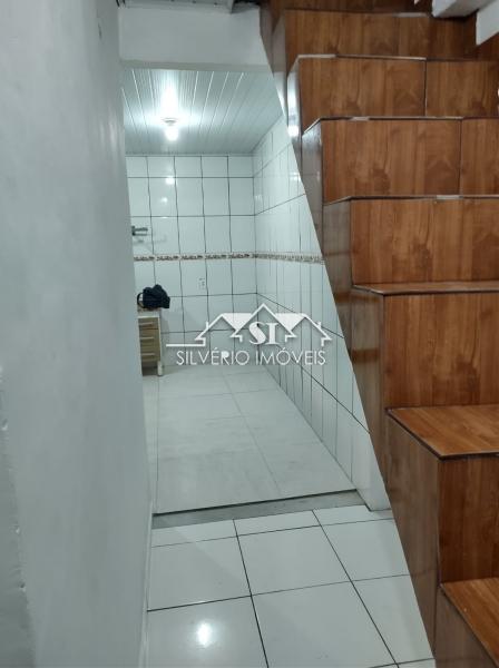 Casa à venda com 3 quartos, 70m² - Foto 2