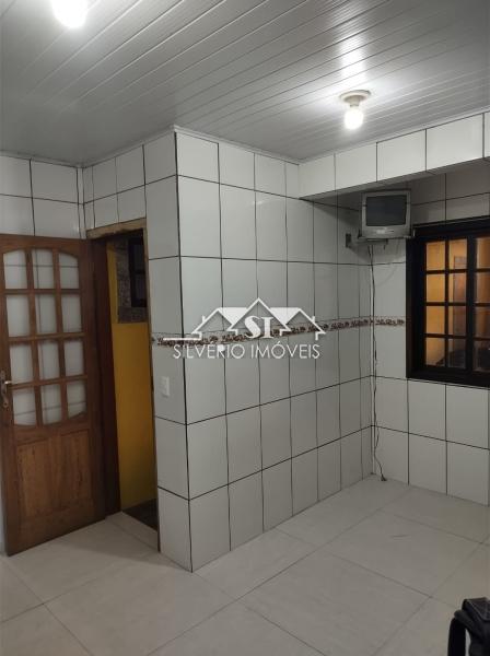 Casa à venda com 3 quartos, 70m² - Foto 4