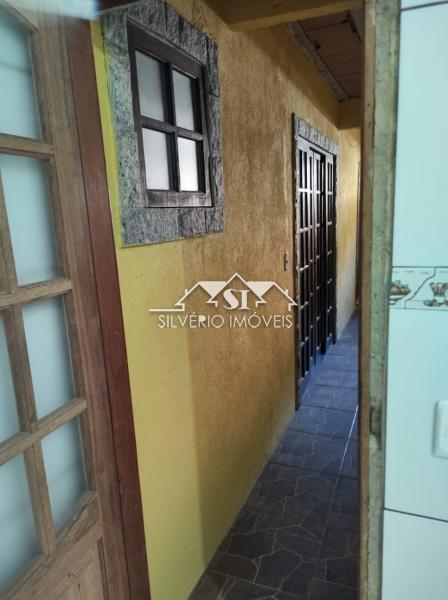 Casa à venda com 3 quartos, 70m² - Foto 16