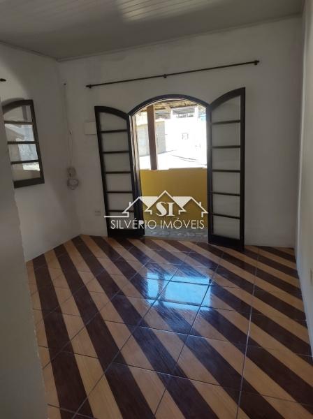 Casa à venda com 3 quartos, 70m² - Foto 26