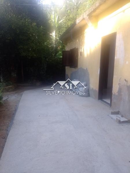 Casa à venda com 1 quarto, 56m² - Foto 2