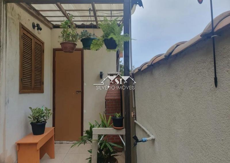 Casa à venda com 2 quartos, 75m² - Foto 17