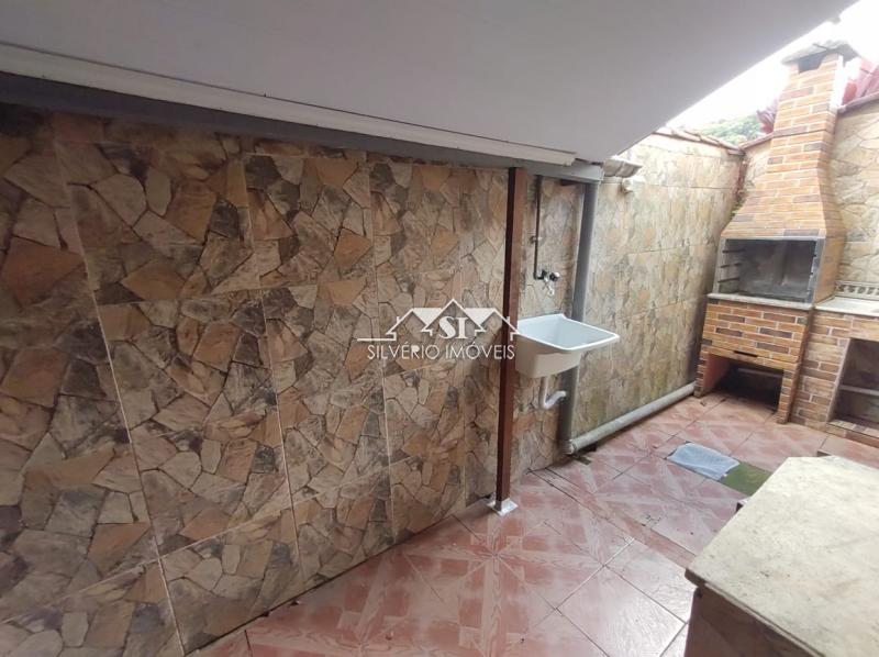 Casa à venda e aluguel com 3 quartos, 100m² - Foto 11