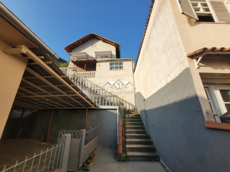 Casa à venda e aluguel com 3 quartos, 100m² - Foto 2