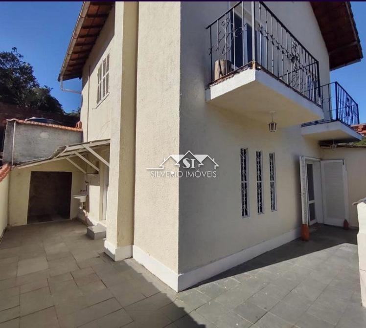 Casa à venda e aluguel com 3 quartos, 100m² - Foto 1