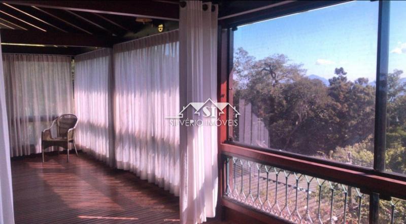 Casa para alugar com 5 quartos, 300m² - Foto 3