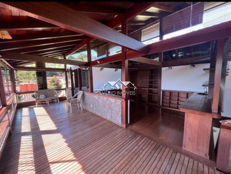 Casa para alugar com 5 quartos, 300m² - Foto 11