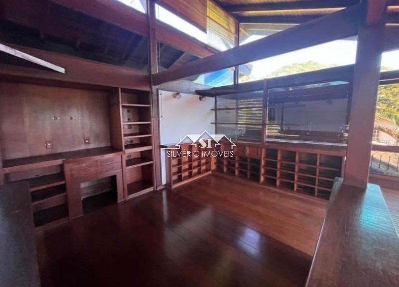Casa para alugar com 5 quartos, 300m² - Foto 12