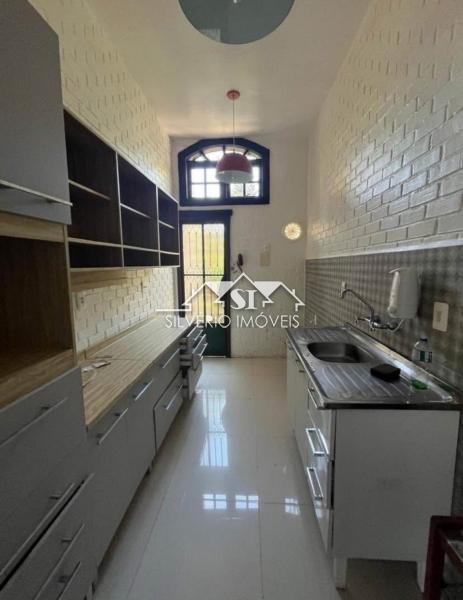 Casa para alugar com 5 quartos, 300m² - Foto 13