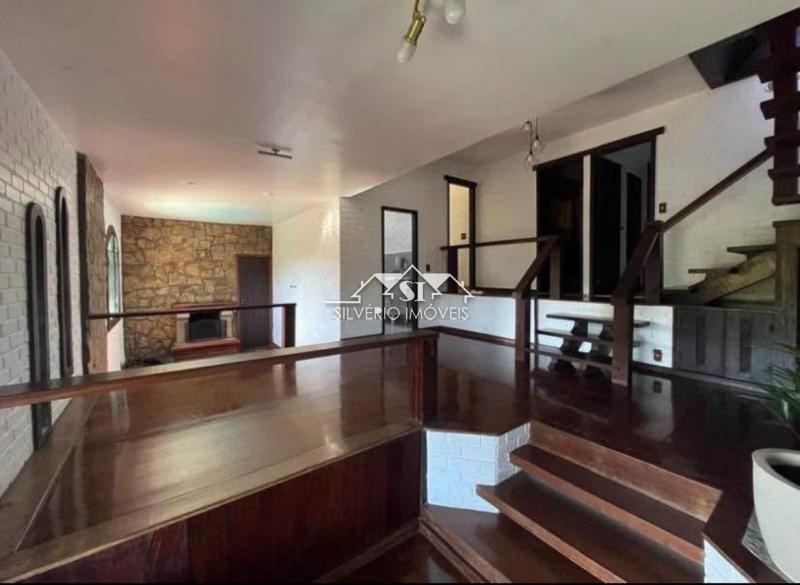 Casa para alugar com 5 quartos, 300m² - Foto 15