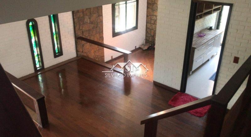 Casa para alugar com 5 quartos, 300m² - Foto 16