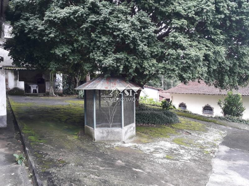 Casa à venda com 5 quartos, 200m² - Foto 3