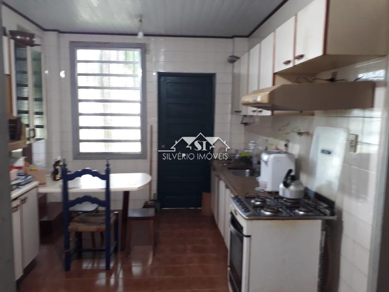 Casa à venda com 5 quartos, 200m² - Foto 5