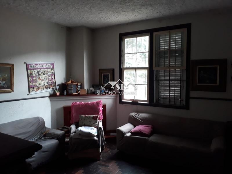 Casa à venda com 5 quartos, 200m² - Foto 9