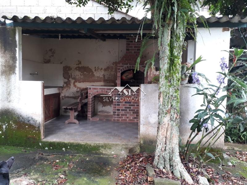 Casa à venda com 5 quartos, 200m² - Foto 11