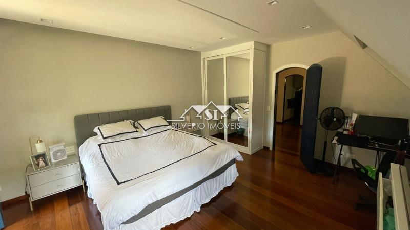 Casa à venda com 5 quartos, 360m² - Foto 21