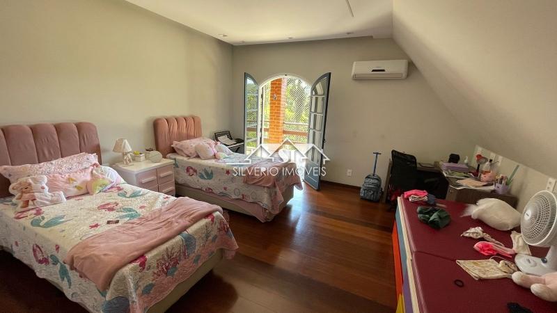 Casa à venda com 5 quartos, 360m² - Foto 25