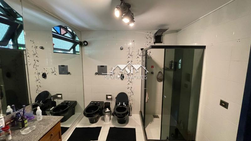 Casa à venda com 5 quartos, 360m² - Foto 26
