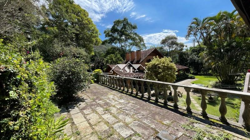 Casa à venda com 5 quartos, 360m² - Foto 29