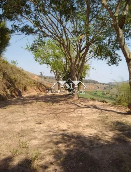 Sítio à venda com 2 quartos, 150m² - Foto 3