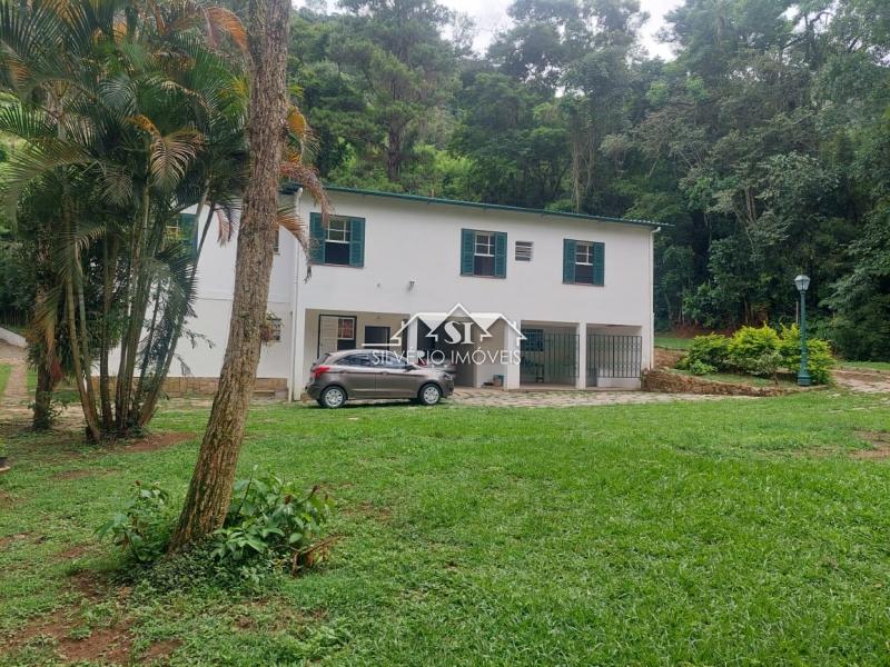 Casa à venda com 8 quartos, 391m² - Foto 6