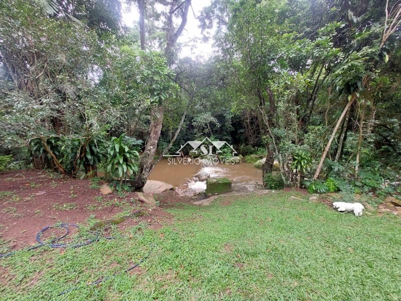 Casa à venda com 8 quartos, 391m² - Foto 16