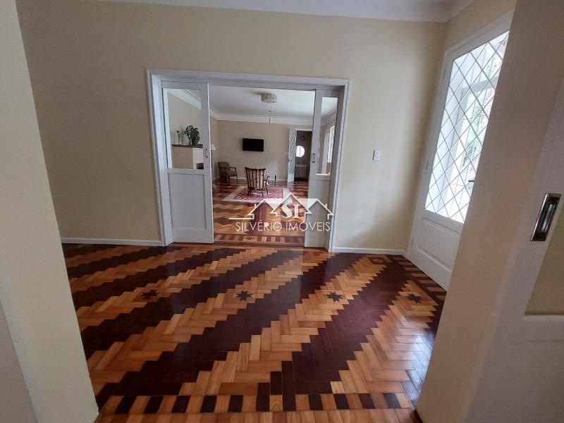 Casa à venda com 8 quartos, 391m² - Foto 26
