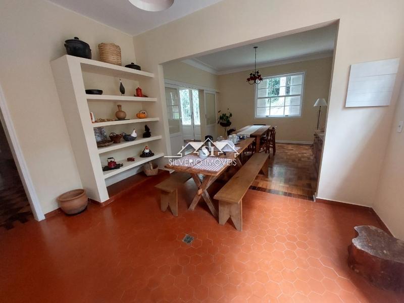 Casa à venda com 8 quartos, 391m² - Foto 40