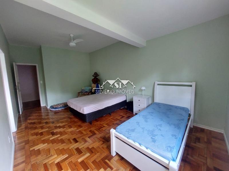 Casa à venda com 8 quartos, 391m² - Foto 50