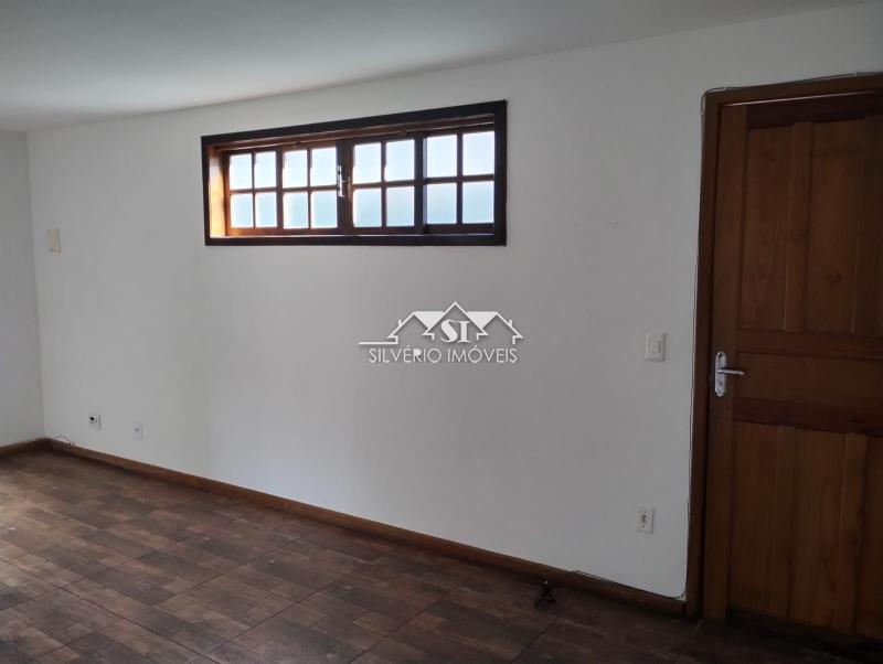 Casa para alugar com 2 quartos, 75m² - Foto 2