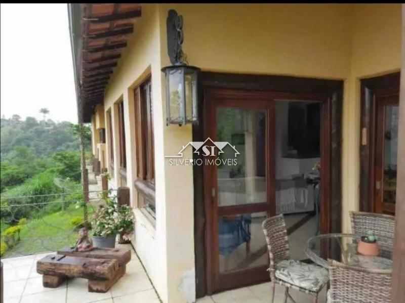 Casa para alugar com 4 quartos, 275m² - Foto 13