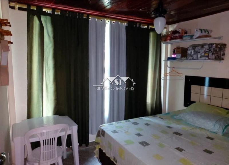 Casa à venda com 3 quartos, 200m² - Foto 2